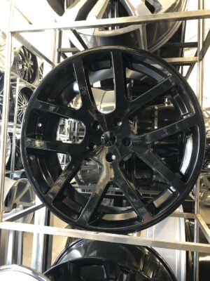 24�� SRT10 WHEEL AND TIRE PACKAGE 5�139.7