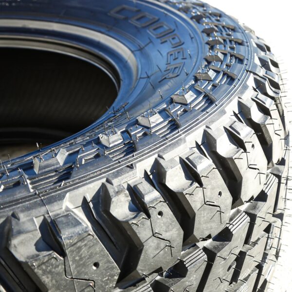 55641e3cd0d1406288b208c01b51065f Set of 4 (FOUR) Cooper Discoverer S/T Maxx LT 275/70R18 125/122Q E 10 Ply MT M/T Mud Tires Fits: 2022-23 Chevrolet Silverado 1500 ZR2