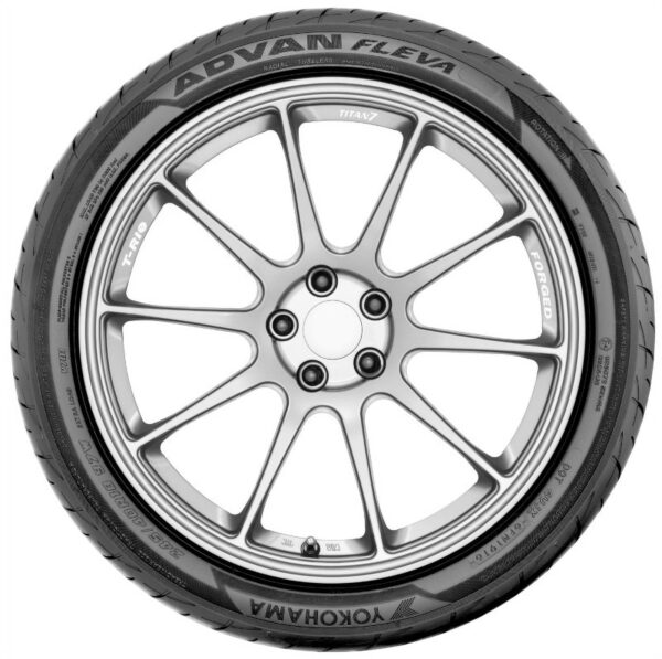 672260b67b6b4a20bef9ab8a30436cb2 Yokohama Advan Fleva V701 185/55R15 82V Performance Tire